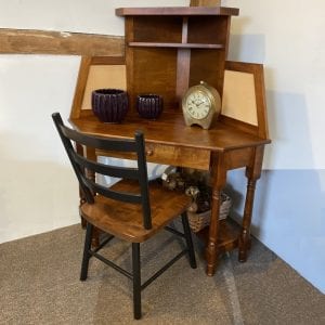 corner desk and hutch